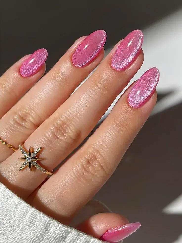 Coral Cat Eye Nails