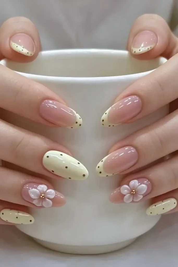 Cream & Pink Floral Nails 
