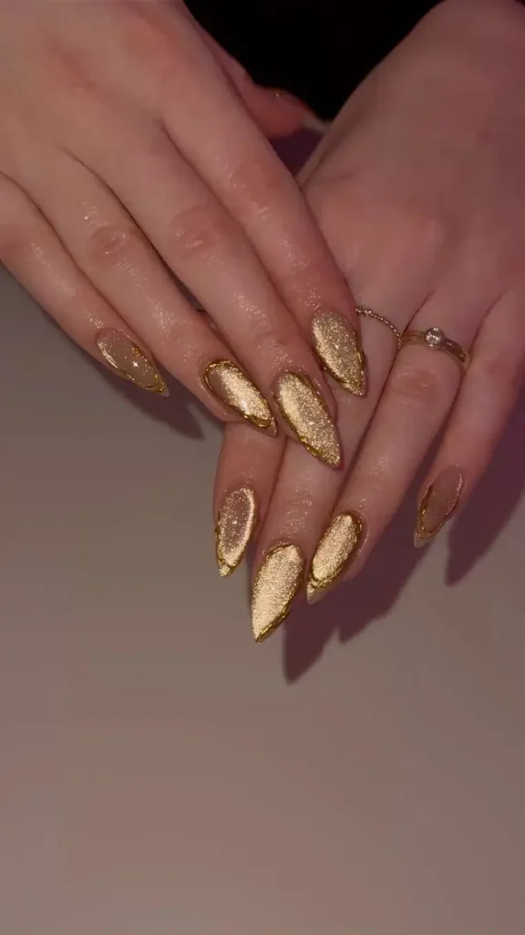 Elegant Gold Nails Designs With Glitter